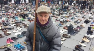 Display of 10,000 shoes at site of cancelled climate march before Paris Summit